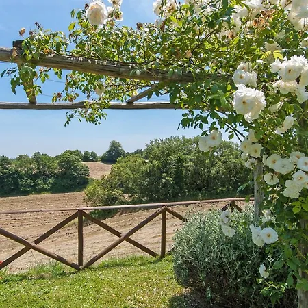 Sleeps 6 Pool Wifi Willa