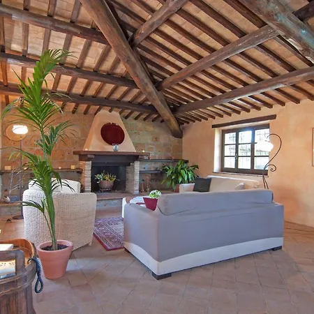 Sleeps 6 Pool Wifi Willa